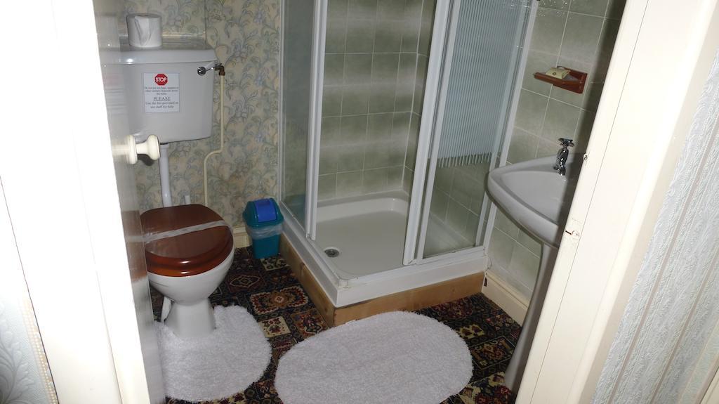 Whitehall Guest House Колвін-Бей Номер фото
